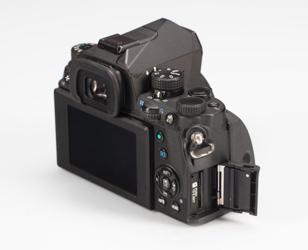 Обзор фотокамеры Pentax KP и трёх объективов