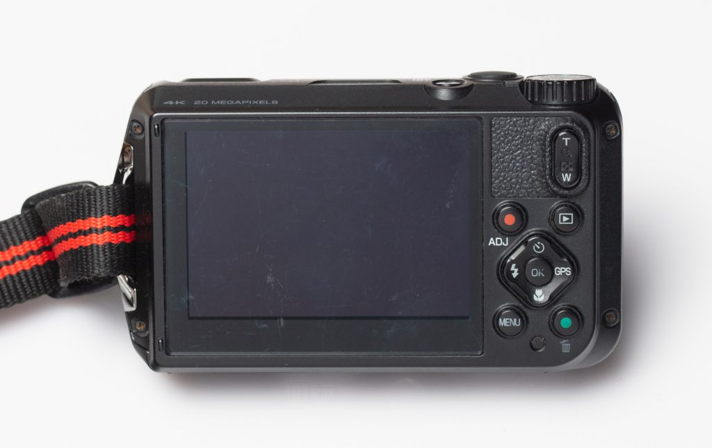 Обзор ударопрочной и водонепроницаемой фотокамеры Ricoh WG-6