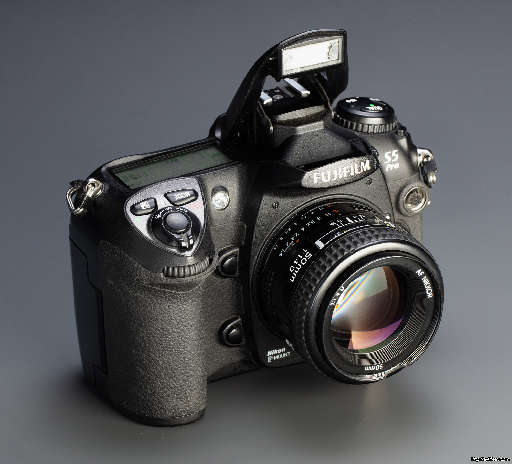 Afscheiden gek Tentakel БЛОГ ДМИТРИЯ ЕВТИФЕЕВА | Обзор легендарной фотокамеры Fujifilm FinePix S5  Pro и тест её характеристик